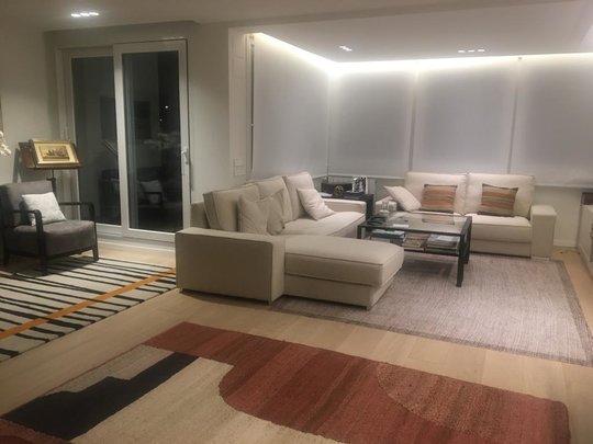 Salón contemporáneo con diseño Ana Durán